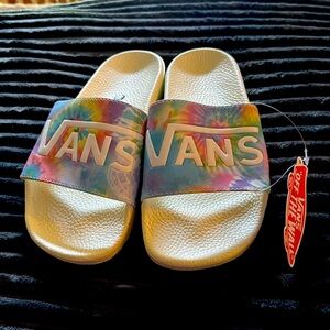 NWT VANS RAINBOW SLIDES. Great for daily wear or a day at the pool/beach.